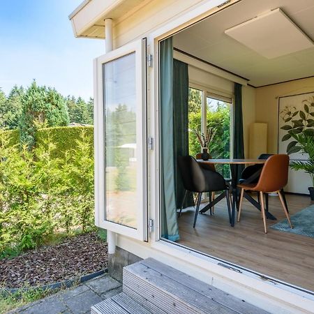 Gezellig Chalet Aan De Veluwse Bosrand Putten Eksteriør billede