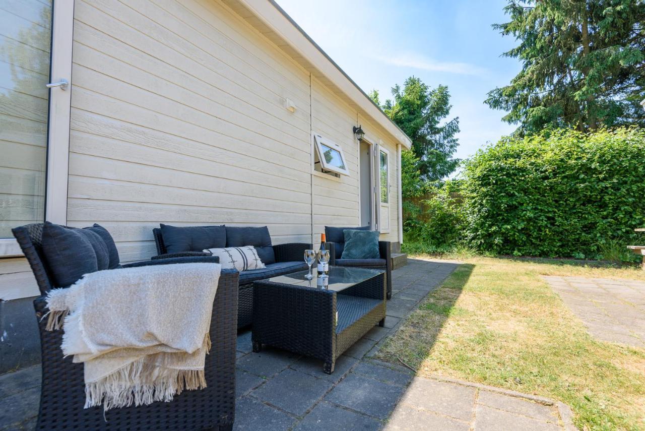 Gezellig Chalet Aan De Veluwse Bosrand Putten Eksteriør billede